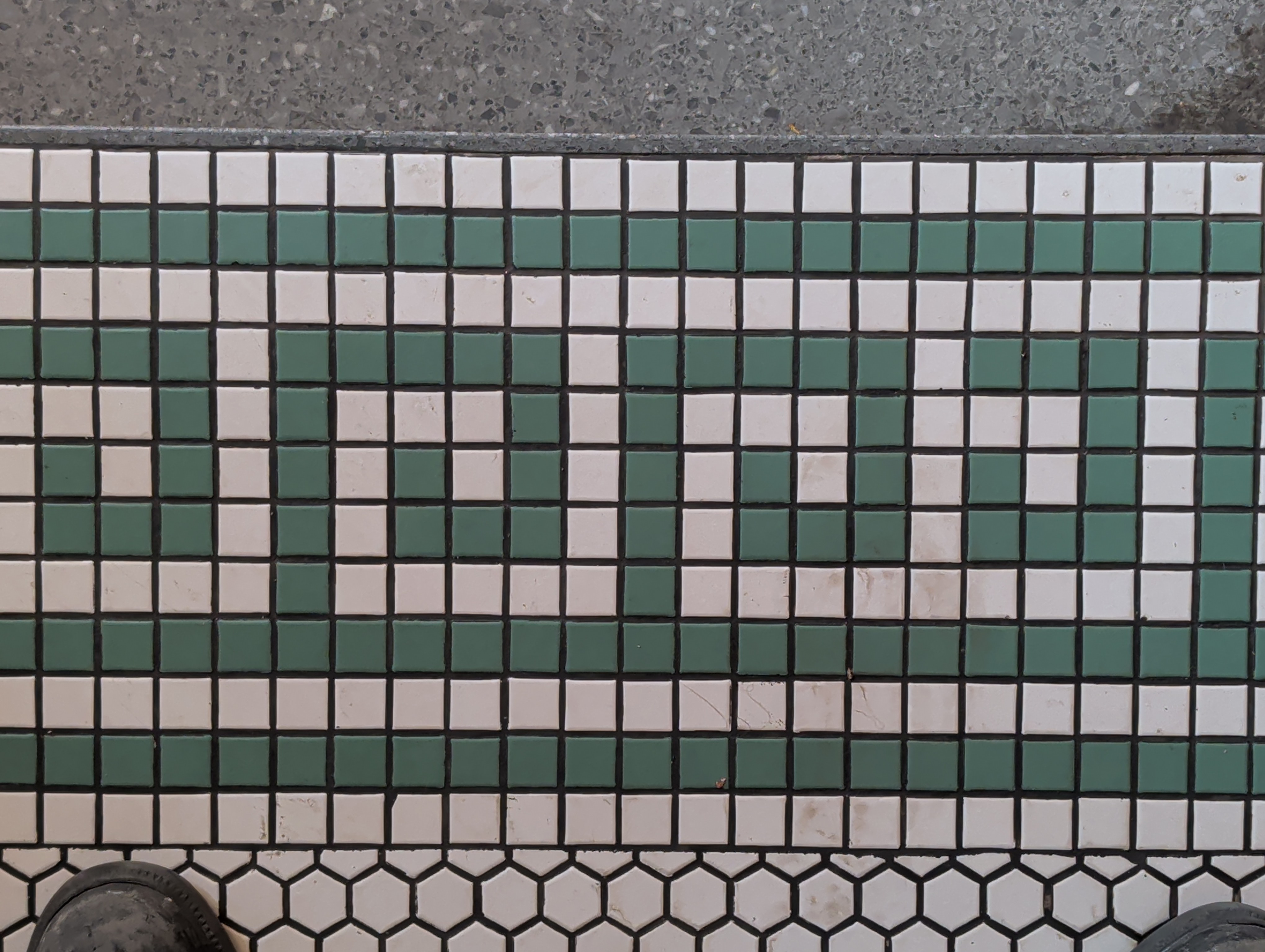 bspline/advisor/frames/ref5_greek_key_mosaic.jpg